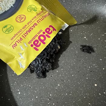 Hazır Pilavın Kararmış Görünümü Endişe Yarattı