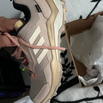 Adidas Online Siparişim Kullanılmış Ve Kirli Şekilde Teslim Edildi
