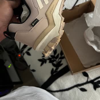 Adidas Online Siparişim Kullanılmış Ve Kirli Şekilde Teslim Edildi