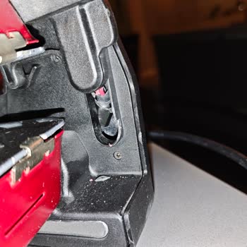 Kırık Teslim Edilen Tost Makinesi İçin Çözüm Sunulmadı