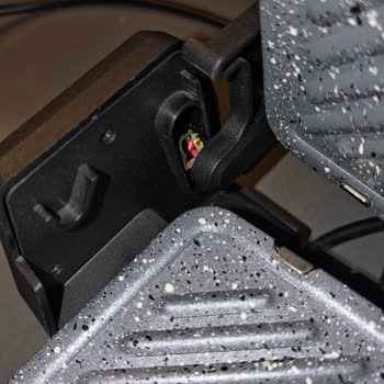 Kırık Teslim Edilen Tost Makinesi İçin Çözüm Sunulmadı