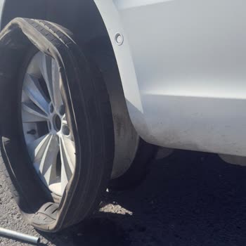 Yeni Alınan Lastik Yolda Parçalandı, Garanti Ve Güvenlik Endişesi