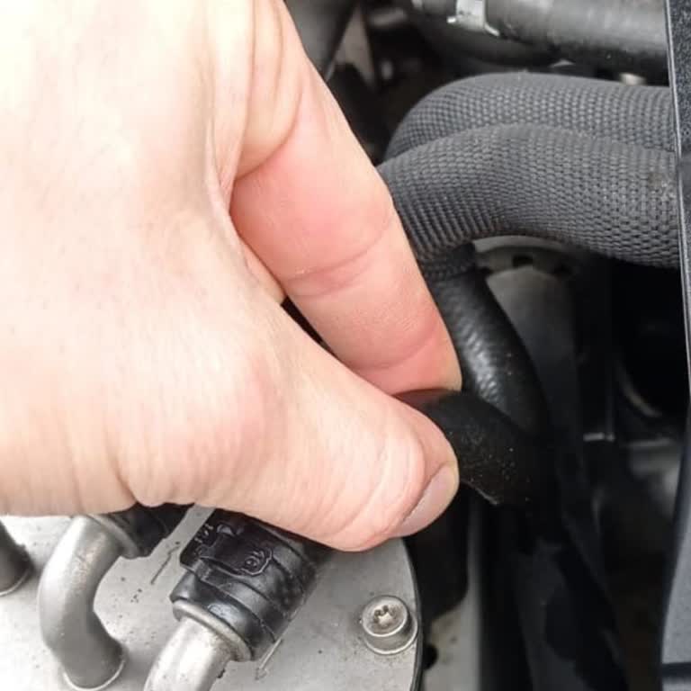 Skoda Octavia'da Kronik Yakıt Filtresi Borusu Problemi Ve Parça Temininde Zorluk