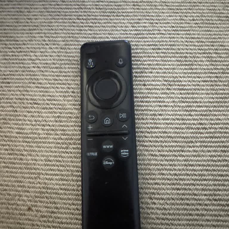 Samsung Televizyon Kumandası Güneş Enerjisiyle Şarj Olmuyor, Mağduriyet Yaşıyorum