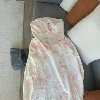 Aldığım Elbise Hem Kalitesiz Hem De Görselden Tamamen Farklı Çıktı