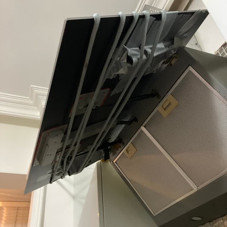 Davlumbaz Camı Kendiliğinden Ayrıldı, Ücretsiz Değişim Talebi