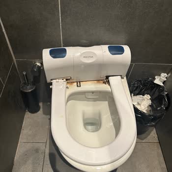 Shell İstasyonunda Hijyen Sorunu Ve Bakımsız Tuvaletler