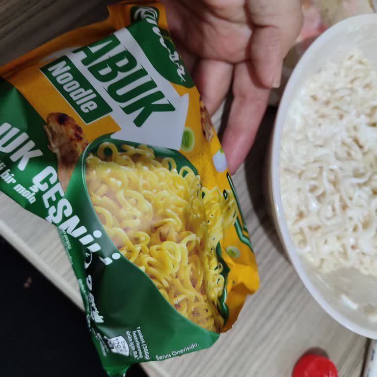 Hazır Noodle Ürününde Yoğun Koku ve Sağlık Endişesi
