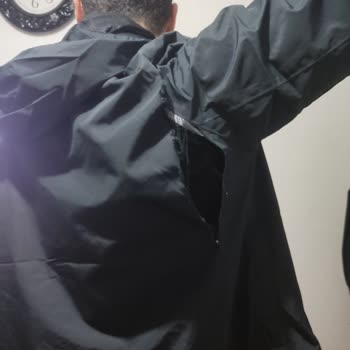 Reebok Kusurlu Yağmurluk Ve Yetersiz Müşteri Hizmeti Deneyimi!