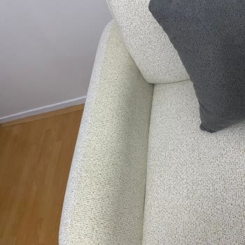 Teslimat Gecikmesi Ve Kusurlu Koltuk Takımı İçin Çözüm Sunulmuyor