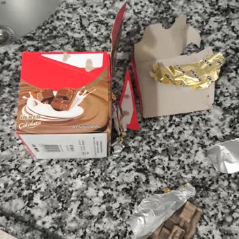 Ülker Kare Çikolata Taze Değildi, Tadında Bozulma Vardı