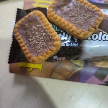 Satın Alınan Bisküvide Renk Değişimi ve Kabarcık Problemi