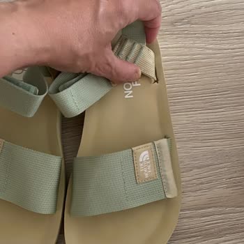 Kısa Sürede Yırtılan Sandalet Ve Yetersiz Müşteri Hizmeti