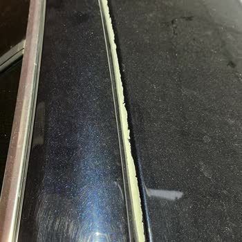 Opel Insignia Tavan Çıtalarında Kronik Boya Atması Ve Servis Mağduriyeti