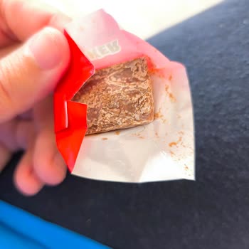 Ülker Aldığım Çikolatada Şekil Ve Renk Bozukluğu Var