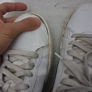 Puma Ayakkabıda Kısa Sürede Açılma Ve Amazon'dan Yanıtsız Kalma