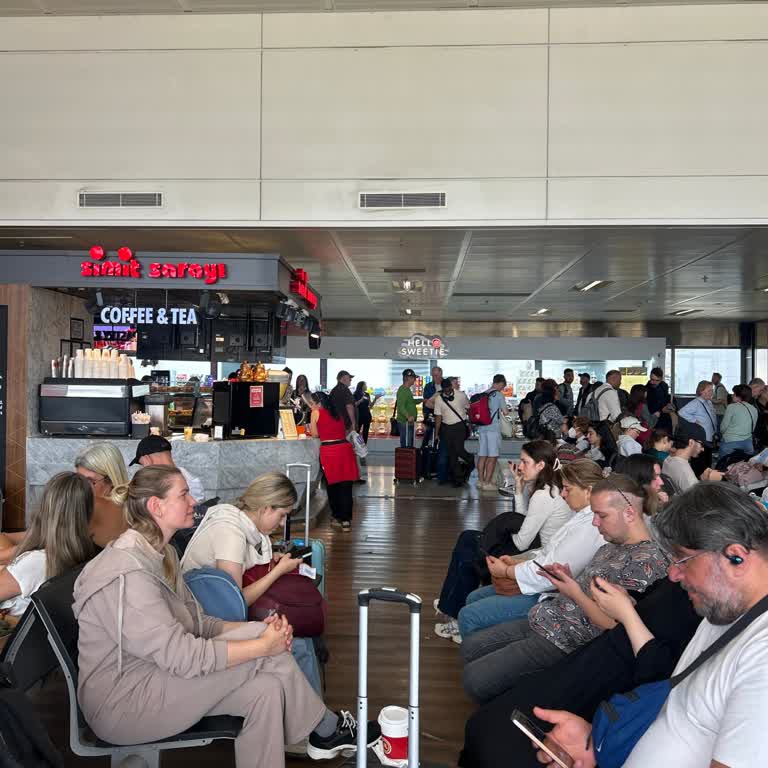 Hello Sweetie Şubesinde Kaba Personel Davranışıyla Karşılaştım