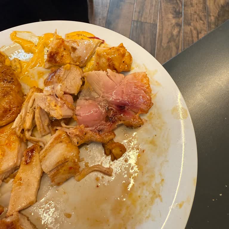 Bereç Köfteci Yusuf Şubesinde Çiğ Tavuk Ve Uzayan Değişim Süreci Nedeniyle Mağduriyet