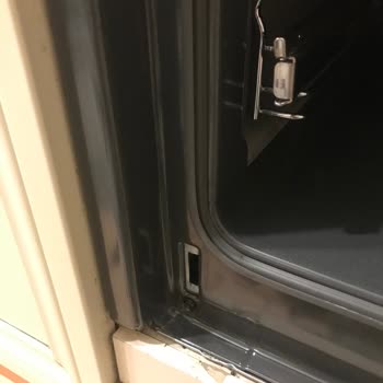 Siemens Fırın Kapağı Patladı, Cam Parçalarıyla Yaralanma Ve Garanti Sorunu