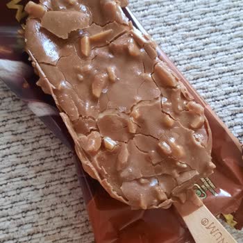 Bozuk Magnum Badem Dondurma Ve Ücret İadesi Talebi