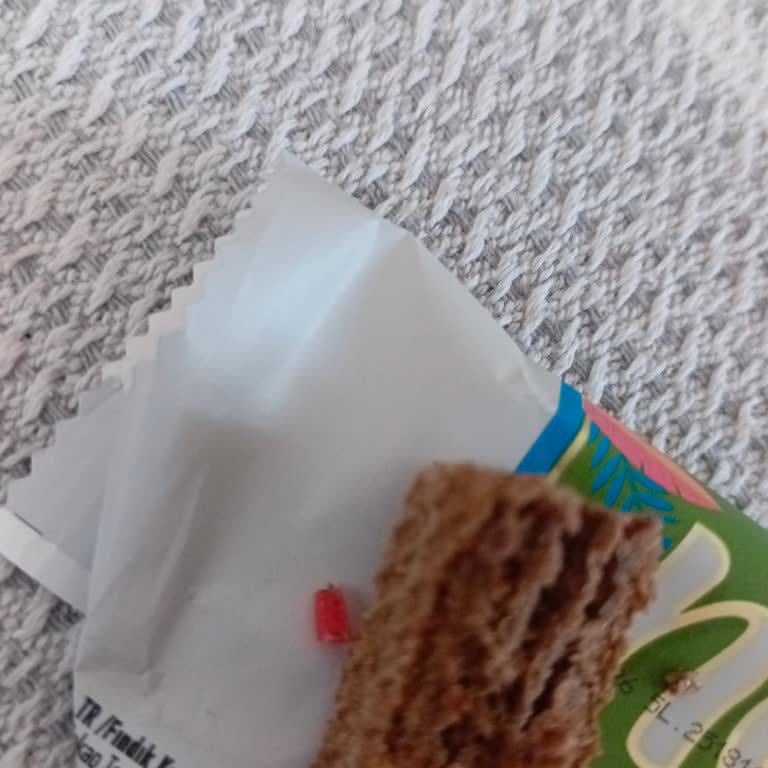 Torku Gofretin İçinden Plastik Parça Çıktı, Sağlığım Tehlikeye Girdi