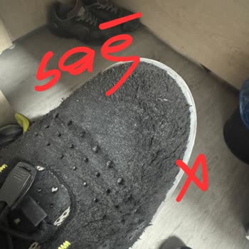 Frekans İş Güvenliği & İş Kıyafetleri Ayakkabının Yüzeyinde Ciddi Aşınmalar Meydana Geldi