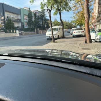 Mercedes GLC 250'de Torpido Parçasının Güneşten Solması Hayal Kırıklığı