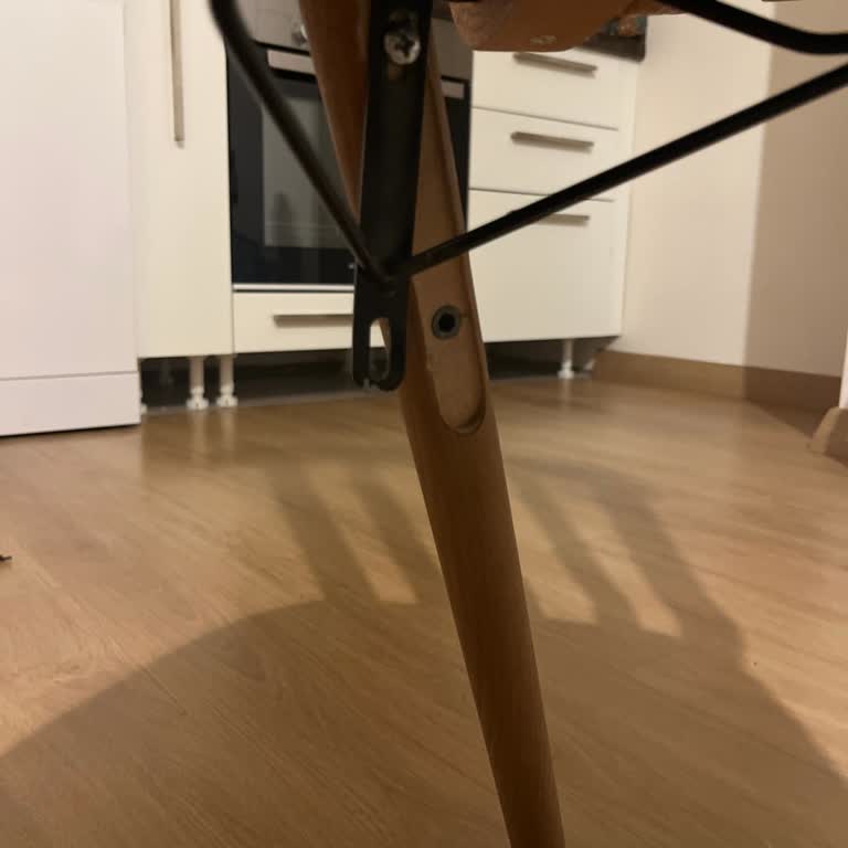 Kurulum Hatası Nedeniyle Güvenli Olmayan Sandalye Ve Çözüm Talebi