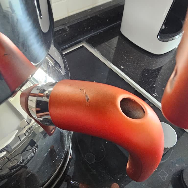 Çizikli Ve Açılmış Kutuda Gelen Çaydanlık Seti Mağduriyeti