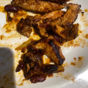 Trabzon Forum Tavuk Dünyası'nda Kötü Hizmet Ve Yanmış Tavuk Deneyimi