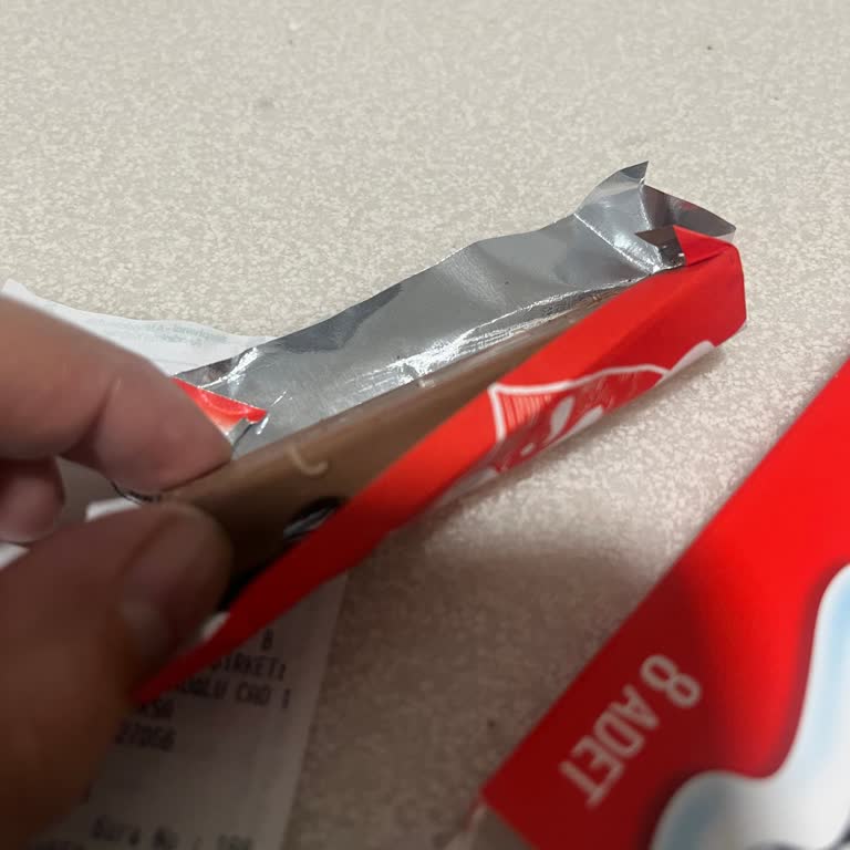 Kinder Çikolata İçinde Kurtlanma: Sağlık Ve Güven Sorunu