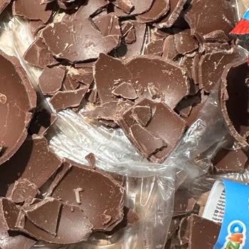 Ozmo Yumurta Çikolatadan Kurt Çıkması Nedeniyle Sağlık Endişesi