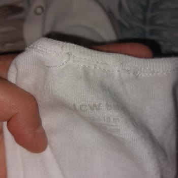 LCW'den Alınan Bebek Zıbınları İlk Kullanımda Yırtıldı