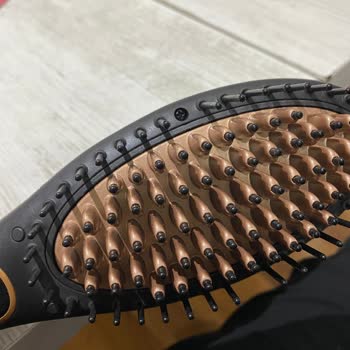 Kutusundan Çizik Ve Deforme Çıkan Saç Düzleştirici Hayal Kırıklığı