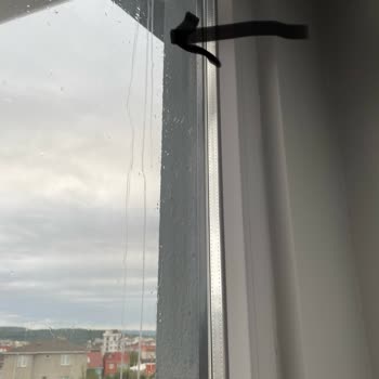 Yeni Teslim Edilen Evde Camın İçinde Sürekli Sıvı Birikiyor, Mağduriyetim Giderilmiyor