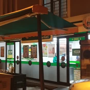 Tarım Kredi Kooperatif Market Düşmeye Sebep Olan Tente Ve İlgisiz Mağaza Çalışanları!