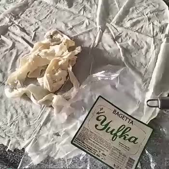 Bagetürk Gıda Yufka Gramajı Doldurmak İçin Çöp Olan Parçalar Paket İçine Konmuş