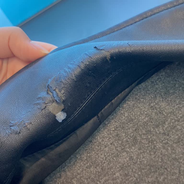 Mango'dan Alınan Deri Görünümlü Ceketin Hızla Dökülmesi Ve Mağduriyet