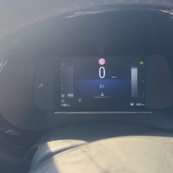 Sıfır Kilometre Opel Corsa'da Tekrarlayan Motor Ve Klima Arızası: Güvenlik Riski Ve Değişim Talebi