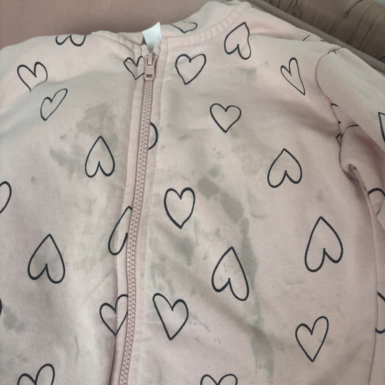 Perwoll Sıvı Deterjan Lekeleri Çıkarmıyor Ve İz Bırakıyor