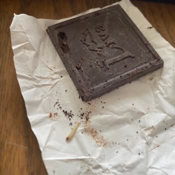 Hediye Gelen Çikolatada Kurt Çıkması Ve Ürün Değişim Talebi