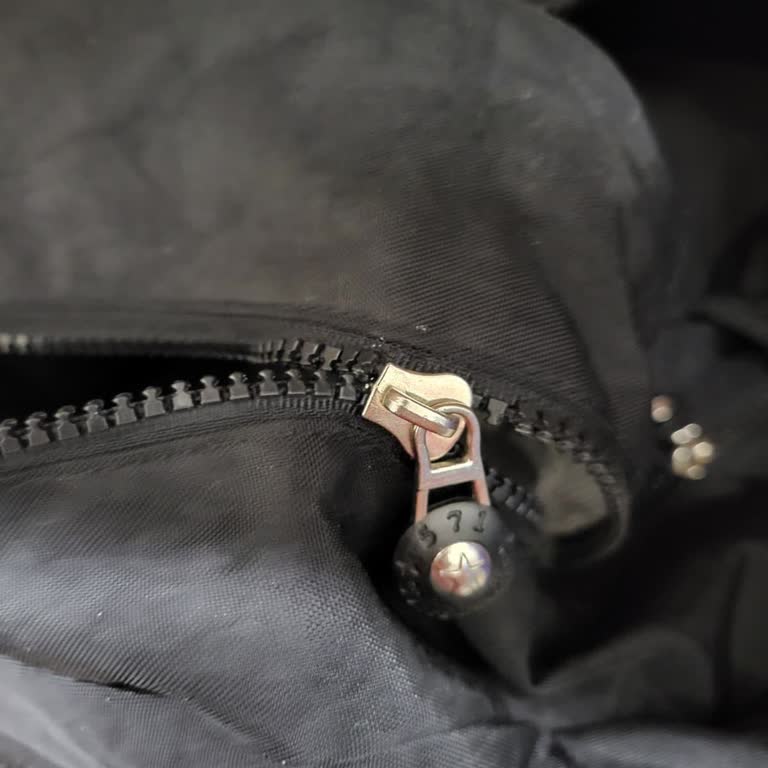 Aldığım Çantanın Fermuarı Kısa Sürede Bozuldu, Müşteri Hizmetleri Sorunumu Çözmedi