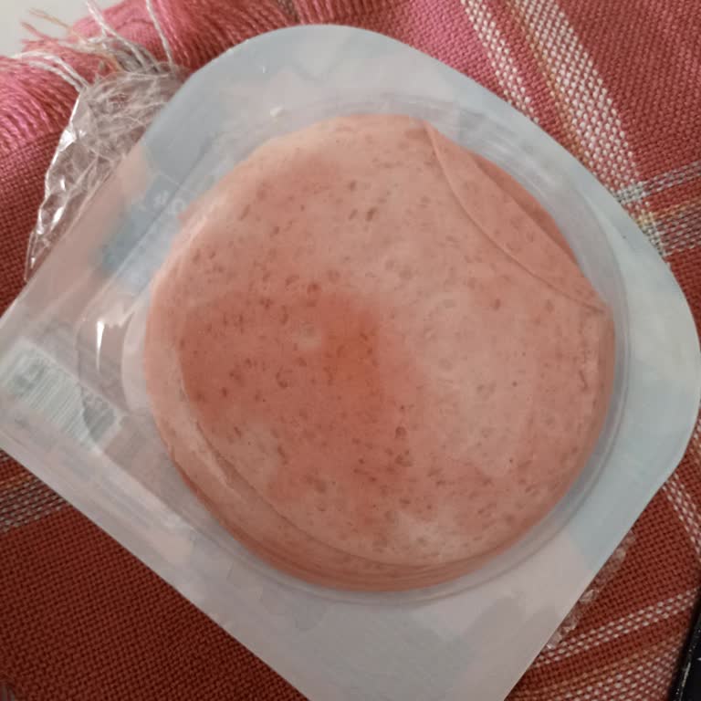 Açılmamış Hindi Salamların Son Kullanma Tarihinden Önce Bozulması Mağduriyet Yarattı