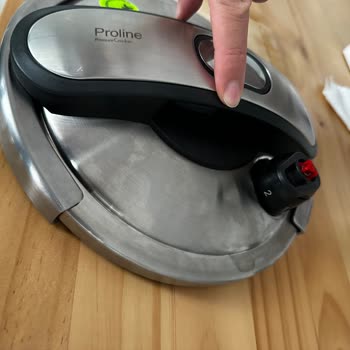 Korkmaz Proline Düdüklü Tencere Kapağı Kapanmıyor Ve Parçası Kırıldı