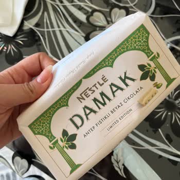 Aldığım Nestle Damak Beyaz Çikolatada Küf Çıktı, Mağduriyet Yaşadım