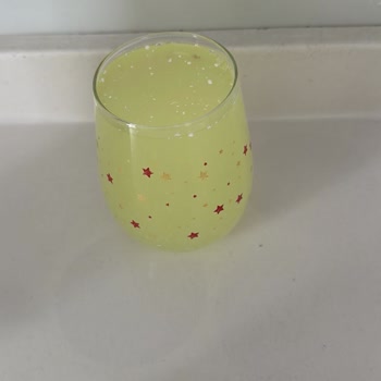 Son Kullanma Tarihi Geçmemiş Süt Pakedinden Su Çıktı Çalışanlar İlgilenmedi