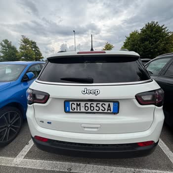 Budget Italy Wrongly Charged €367 for Jeep Compass Trunk Damage After Return