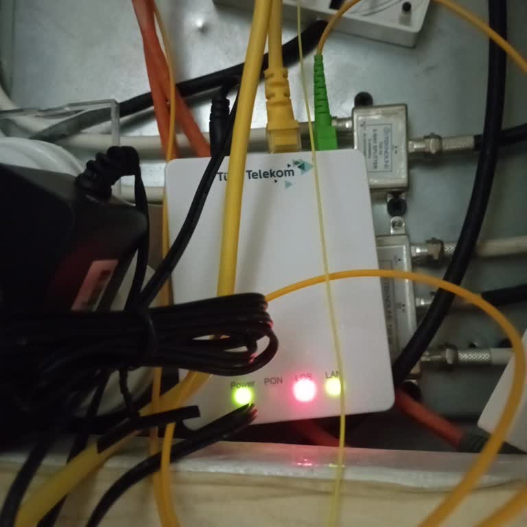 Kurulumdan Beri Çalışmayan İnternet Ve Kullanmadığım Hizmete Fatura Mağduriyeti