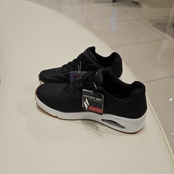 Skechers Ayakkabılarda Kalıcı Ve Yoğun Koku Sorunu Mağaza Çözüm Sunmuyor