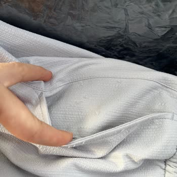 Yeni Alınan Pantolon Hızla Tüylenip Hayal Kırıklığı Yarattı